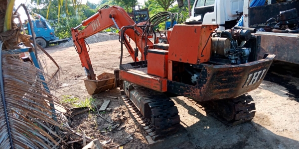 ขายรถแบคโฮ IHI 30 ราคา 75000