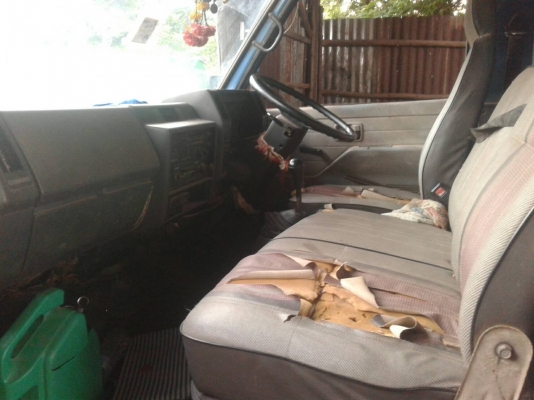 ขายรถ ดั้ม6ล้อ ISUZU NKR 110 แรงเกียร์สั้น