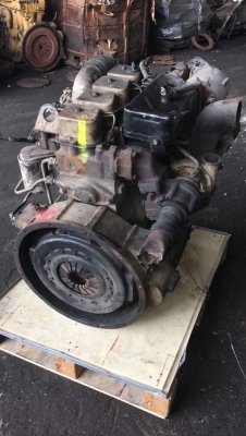 เครื่องยนต์ Komatsu 4D102, Cummins 4BT3.