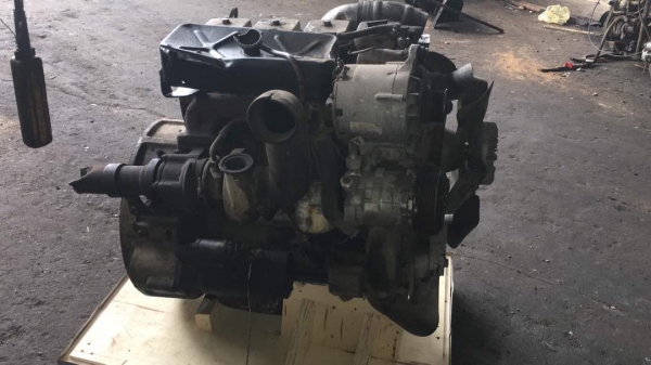 เครื่องยนต์ Komatsu 4D102, Cummins 4BT3.