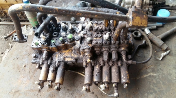 แยกขายอะใหล่ CAT 200B ซีเรียลสูง ราคาถูก