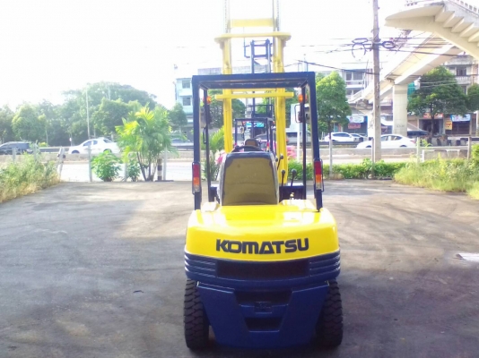 Komatsu fd25-11ขนาด2.5ตัน เสาสูง6เมตร เกียร์ธรรมดา เครื่องยนต์ดีเซล4D95 ยางตันล้อหน้าคู่ ราคาต่อรองได้