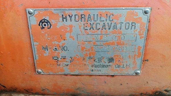 HITACHI EX 200-1