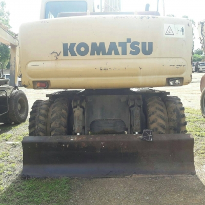 โคมัสสุ PW 130-6 ล้อยาง เล่มทะเบียน ราคา 950,000