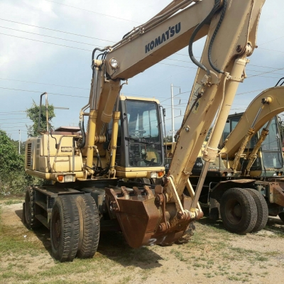 โคมัสสุ PW 130-6 ล้อยาง เล่มทะเบียน ราคา 950,000