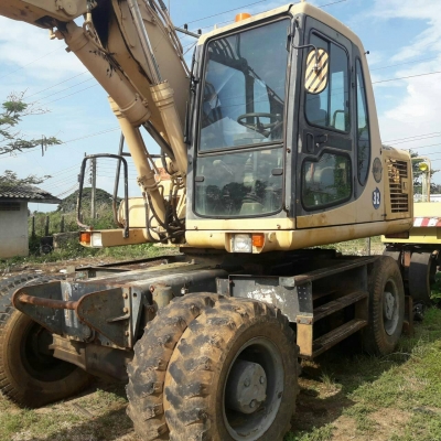 โคมัสสุ PW 130-6 ล้อยาง เล่มทะเบียน ราคา 950,000