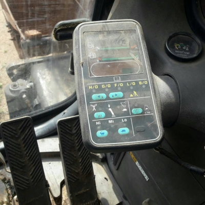 โคมัสสุ PW 130-6 ล้อยาง เล่มทะเบียน ราคา 950,000