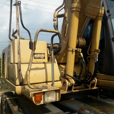 โคมัสสุ PW 130-6 ล้อยาง เล่มทะเบียน ราคา 950,000