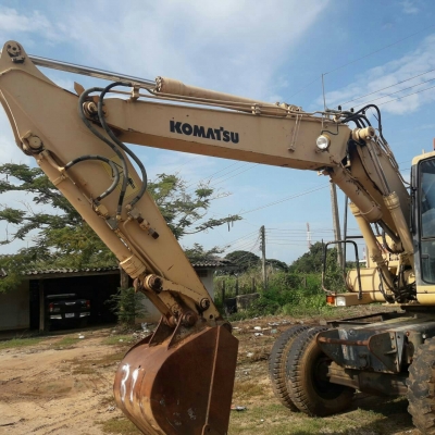 โคมัสสุ PW 130-6 ล้อยาง เล่มทะเบียน ราคา 950,000