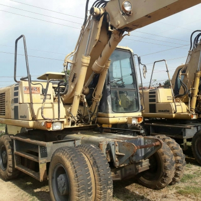 โคมัสสุ PW 130-6 ล้อยาง เล่มทะเบียน ราคา 950,000