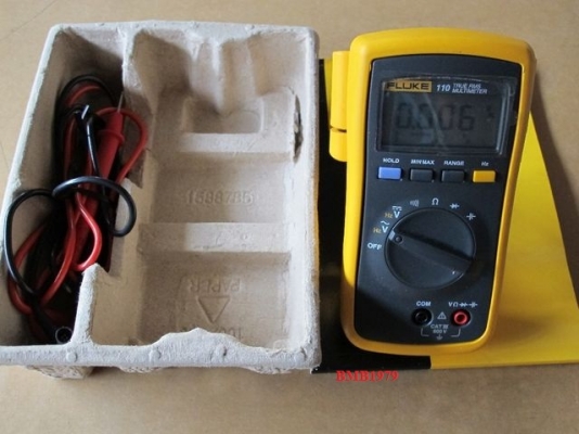 ขาย multimeter fluke 110 พร้อมกล่อง