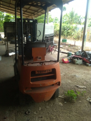 ขายโฟล์คลิฟท์น้ำหนักยก 1 ตัน เสาสูง 3 เมตร เครื่องยนต์เบนซิน