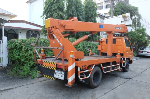 รถกระเช้าไฟฟ้า HINO รุ่น MRO ครื่องยนต์ 15B ปีจดทะเบียน 2545 136 แรงม้า ชักได้สูง14เมตร รถกระเช้าไฟฟ้า HINO รุ่น MRO ครื่องยนต์ 15B ปีจดทะเบียน 2545 136 แรงม้า ชักได้สูง14เมตร