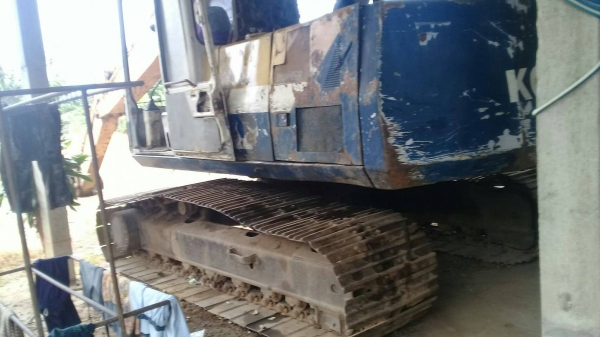 ขายรถแบคโฮ KOMATSU PC200-5 เอกสารเล่ม ไฟตัด ราคา 420000
