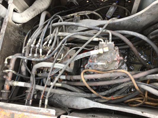 ด่วนขายแยกอะใหล่HITACHI EX300H-3 (แยกขายอะใหล่นะครับ)