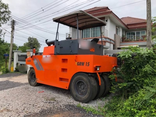 รถบดล้อยาง