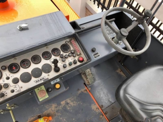 รถบดล้อยาง