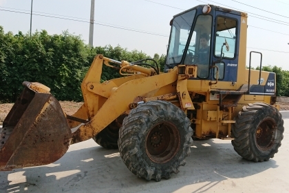 ขายรถตักล้อยาง KOMATSU WA100-1 (สภาพดี)