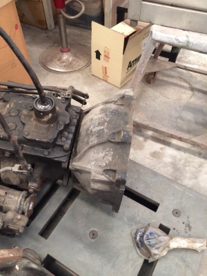 ขายเกียร์ โตต้า 4 เกียร์ พร้อม pto 2 ชุด ตามรูป พร้อมหัวหมูใส่เครื่อโตต้า 11 b มาครับ ของตามรูป