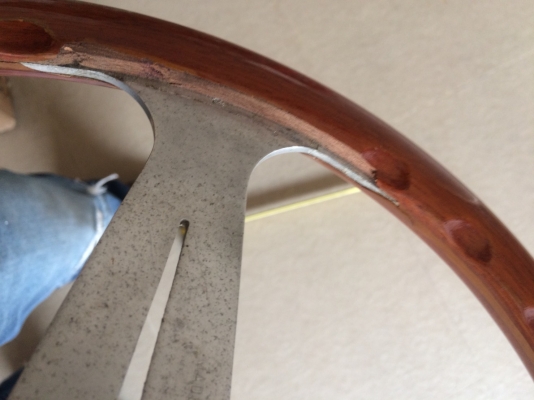 ขายพวงไม้ นาดี้ 15 นิ้ว เก่ายุ่น มีแตกนิดนึง คอโตต้า ไม่มีแป้น 2000 สนใจติดต่อ 0827861333 รับของลาดพร้าว 87 ครับ