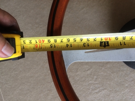 ขายพวงไม้ นาดี้ 15 นิ้ว เก่ายุ่น มีแตกนิดนึง คอโตต้า ไม่มีแป้น 2000 สนใจติดต่อ 0827861333 รับของลาดพร้าว 87 ครับ