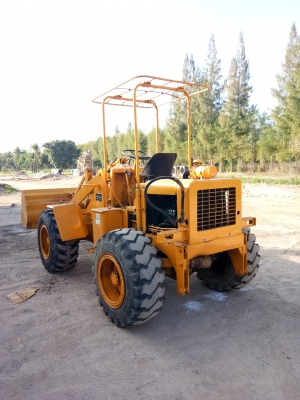 รถตักเล็ก ฟุรุกาว่า  เอวอ่อน แรงดี เหมาะใช้งานในฟาร์ม ติดต่อ 098-2797988