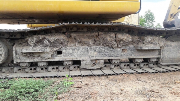 รถขุด cat 320D รถขุด cat 320D