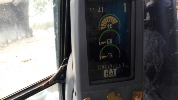 รถขุด cat 320D รถขุด cat 320D