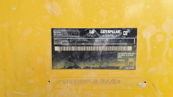 รถขุด cat 320D รถขุด cat 320D