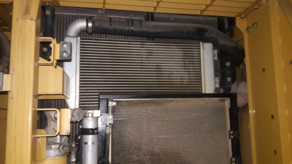 รถขุด cat 320D รถขุด cat 320D