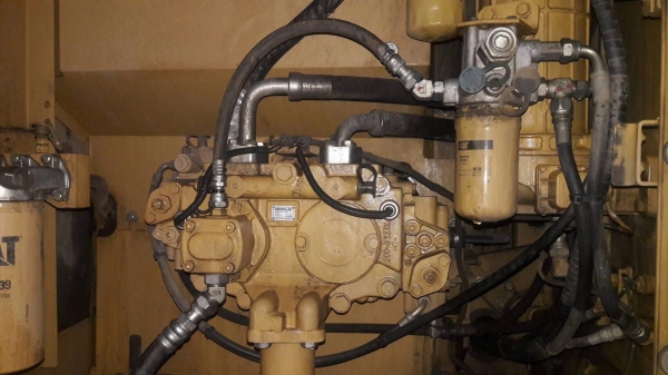 รถขุด cat 320D รถขุด cat 320D