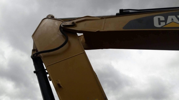 รถขุด cat 320D รถขุด cat 320D