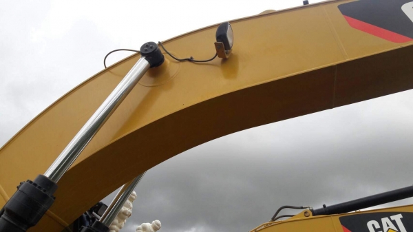 รถขุด cat 320D รถขุด cat 320D