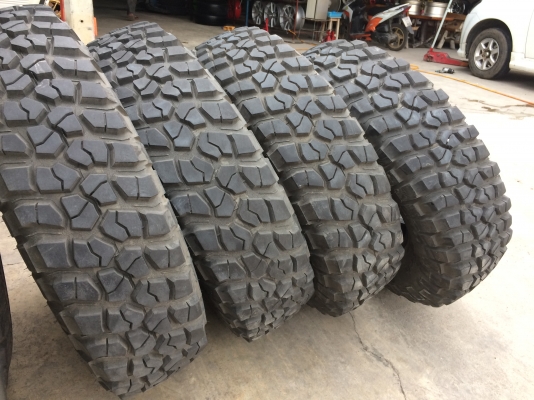 BF Goodrich Mud-Terrain KM2 255 85 r16