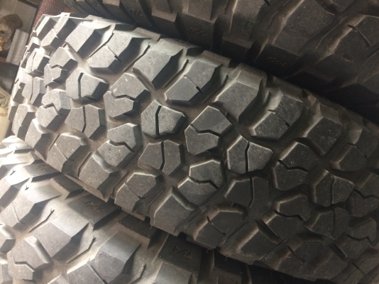 BF Goodrich Mud-Terrain KM2 255 85 r16