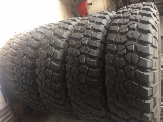 BF Goodrich Mud-Terrain KM2 255 85 r16