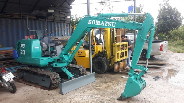 แมคโฮเล็ก PC 20-7 เก่าญี่ปุ่นสภาพสวยพร้อมใช้งานราคา 200,000