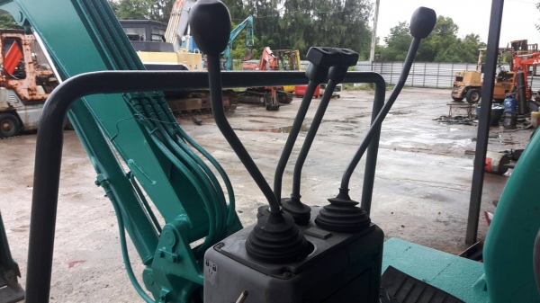 แมคโฮเล็ก PC 20-7 เก่าญี่ปุ่นสภาพสวยพร้อมใช้งานราคา 200,000 แมคโฮเล็ก PC 20-7 เก่าญี่ปุ่นสภาพสวยพร้อมใช้งานราคา 200,000