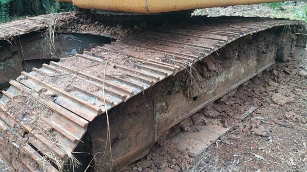 ขาย 1,550,000  KOMATSU pc 200-8 N1 กล้องหลังพร้อม รถทำงาน 11,000 ชม.เครื่องดี ปั๊มแรง เอวแน่น ช่วงล่างสวย รถสวยสภาพพร้อมใช้งาน เอกสารเล่มทะเบียน รถอยู่ เพชรบูณร์ 090772-3710 090-772-3708