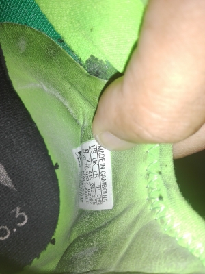 ขายรองเท้าสตั๊ส adida 16.3 หุ้มข้อ (ของแท้ 100\%)