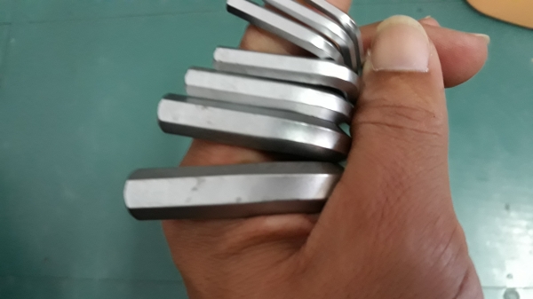 ขายหกเหลี่ยมชุดเบอร์มิลWIHA MADE IN GERMANY. มือสองเยอรมันขาดเบอร์5ไม่มีมา