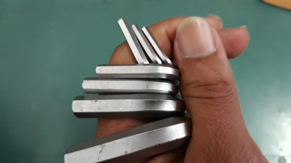 ขายหกเหลี่ยมชุดเบอร์มิลWIHA MADE IN GERMANY. มือสองเยอรมันขาดเบอร์5ไม่มีมา