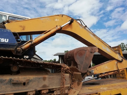 ปิดการขาย!!รถแบคโฮPC200-5 เอกสารเล่มทะเบียน ใช้งานได้ดี