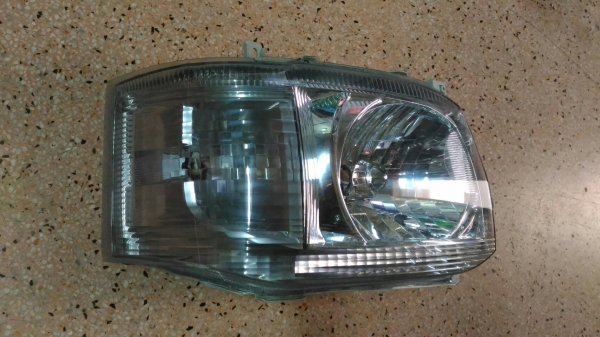 ขายไฟหน้ารถตู้ Commuter ด้านขวา ขายไฟหน้ารถตู้ Commuter ด้านขวา