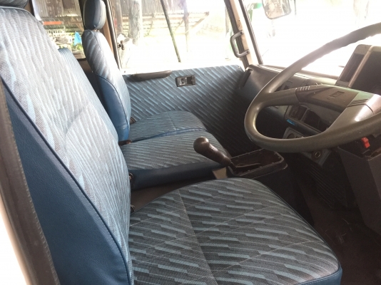 ขาย หัวสิบล้อ  ISUZU ร็อคกี้.  สีใหม่. อุปกรณ์ครบ  มีขาดีดหน้า-ขาคำ้หลัง กันชน คันเกียร์ ยกใส่ได้เลย