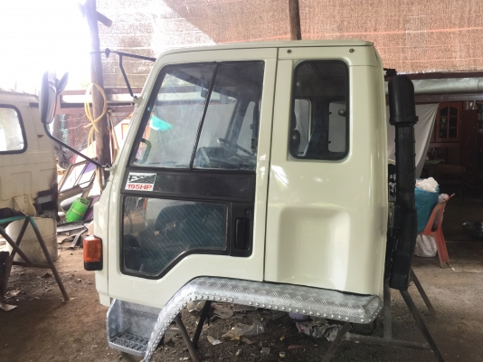 ขาย หัวสิบล้อ  ISUZU ร็อคกี้.  สีใหม่. อุปกรณ์ครบ  มีขาดีดหน้า-ขาคำ้หลัง กันชน คันเกียร์ ยกใส่ได้เลย