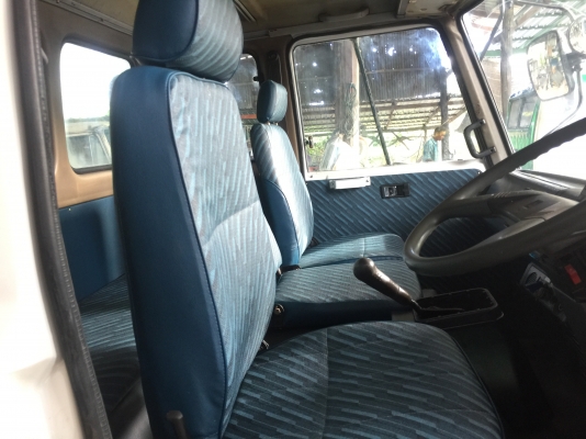 ขาย หัวสิบล้อ  ISUZU ร็อคกี้.  สีใหม่. อุปกรณ์ครบ  มีขาดีดหน้า-ขาคำ้หลัง กันชน คันเกียร์ ยกใส่ได้เลย