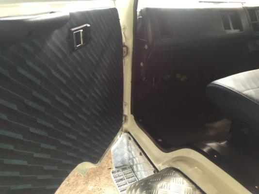 ขาย หัวสิบล้อ  ISUZU ร็อคกี้.  สีใหม่. อุปกรณ์ครบ  มีขาดีดหน้า-ขาคำ้หลัง กันชน คันเกียร์ ยกใส่ได้เลย