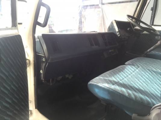 ขาย หัวสิบล้อ  ISUZU ร็อคกี้.  สีใหม่. อุปกรณ์ครบ  มีขาดีดหน้า-ขาคำ้หลัง กันชน คันเกียร์ ยกใส่ได้เลย