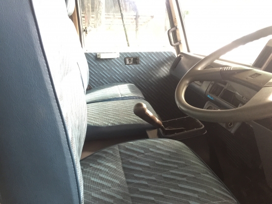 ขาย หัวสิบล้อ  ISUZU ร็อคกี้.  สีใหม่. อุปกรณ์ครบ  มีขาดีดหน้า-ขาคำ้หลัง กันชน คันเกียร์ ยกใส่ได้เลย